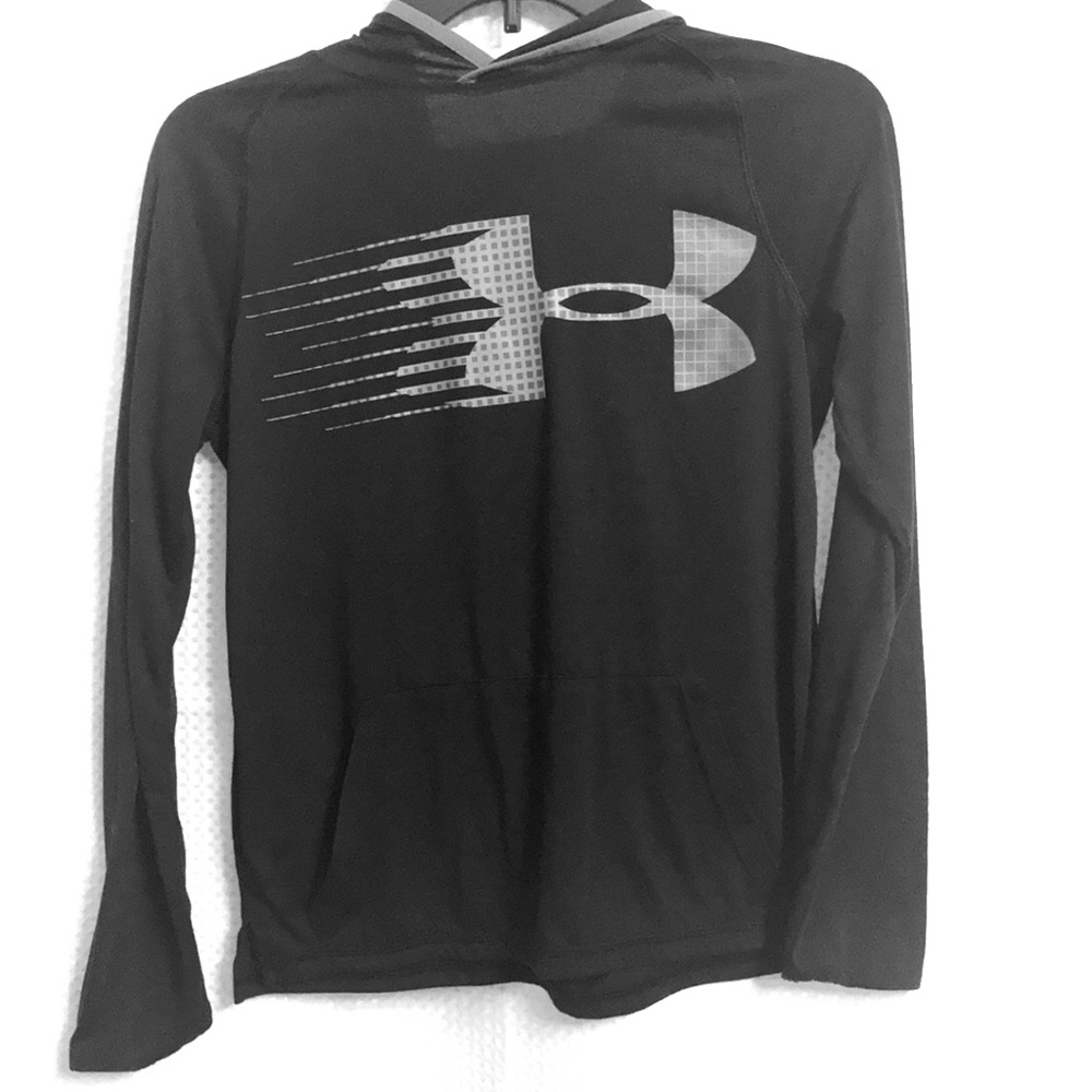 Black lightweight underarmour hoodie